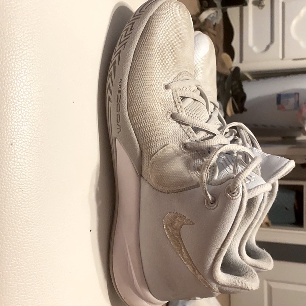 Kyries basketball shoes